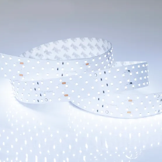 Фото #4 товара Светодиодная лента RT 2-2500 24V Cool 8K 4x2 (2835, 700 LED, LUX) (Arlight, 30 Вт/м, IP20)
