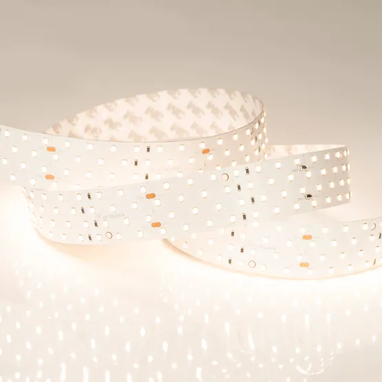 Фото #3 товара Светодиодная лента RT 2-2500 24V Warm3000 4x2 (2835, 700 LED, CRI98) (Arlight, 30 Вт/м, IP20)